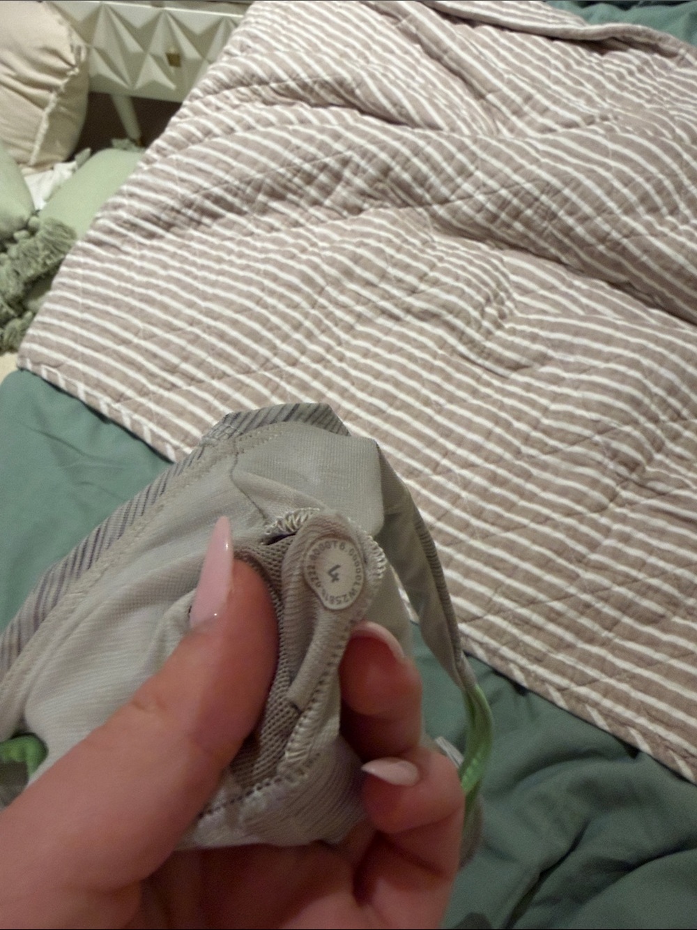 Lululemon bra - Picture 4 of 4